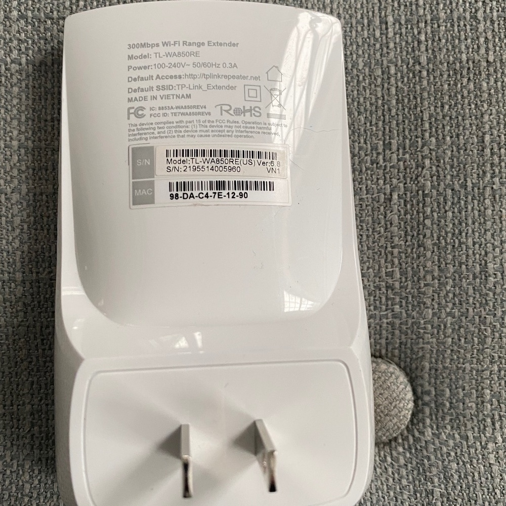 tp-link Wi-Fi Range Extender Plug In - Picture 2 of 2